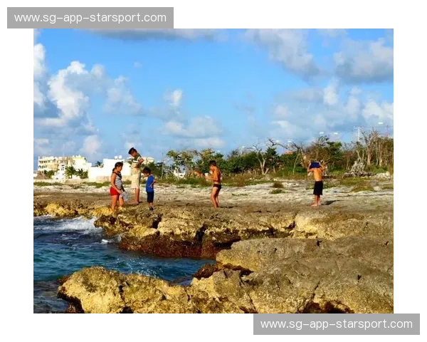 加勒比海的夏日狂想：墨西哥与库拉索的足球盛宴